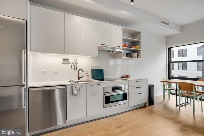 Foto del edificio - 1625 Eckington Pl NE