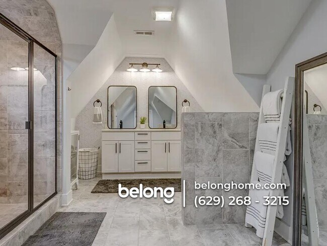 Foto del edificio - 1330 Pennock Ave