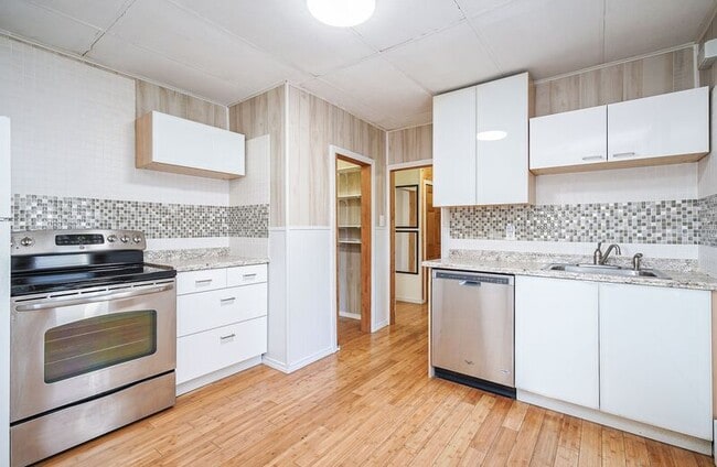 Foto del edificio - 148 Allen St