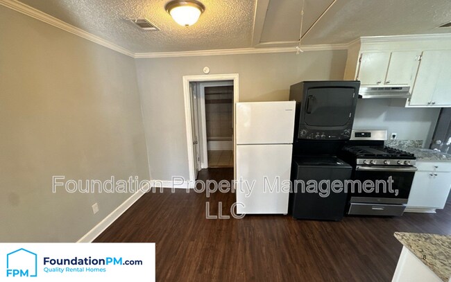 Building Photo - 3526 Barwood Cir