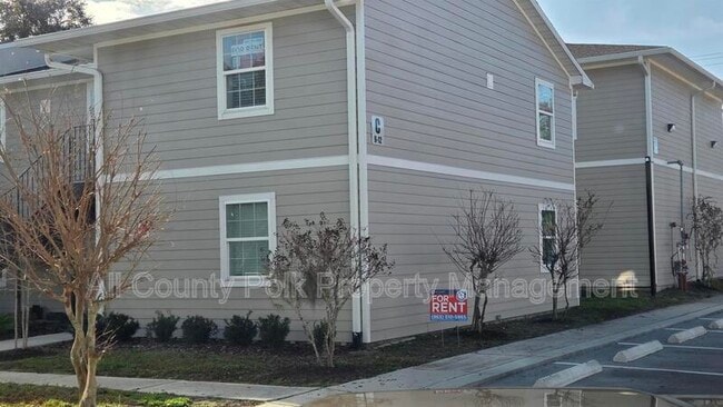 Building Photo - 915 Ariana St