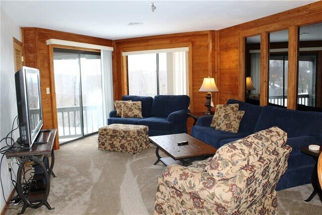 Building Photo - C34AB Stoneridge Dr
