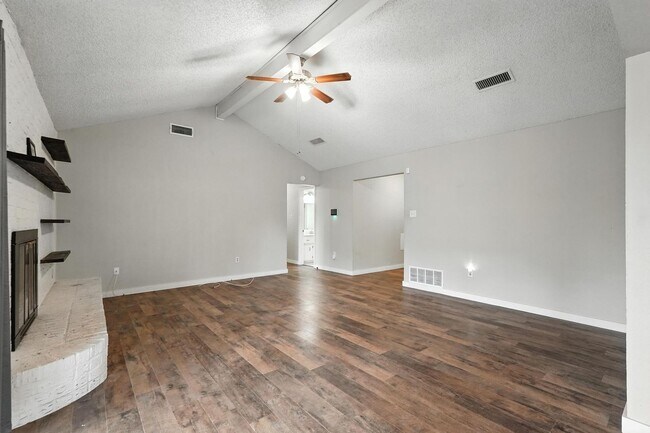 Foto del edificio - 5402 Castle Rd