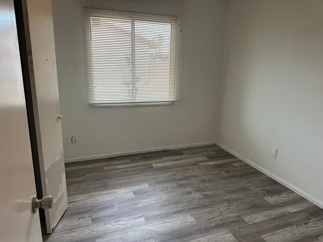Building Photo - 13805 N 48th Ave