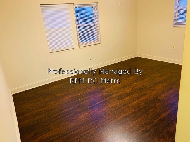 Foto del edificio - 2426 Queens Chapel Rd NE