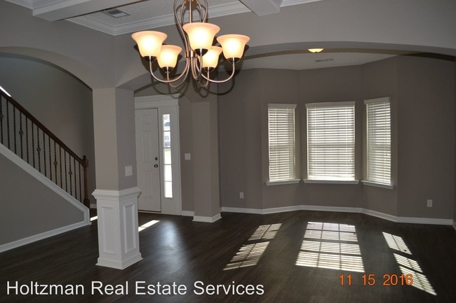 Building Photo - 5 br, 3 bath House - 955 Oak Crest
