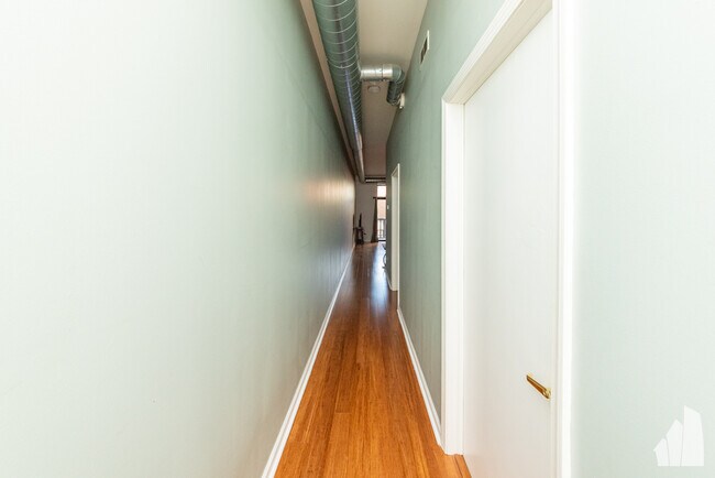 Foto del edificio - 950 W Leland Ave