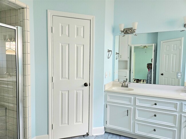 Building Photo - 20402 Sunny Shores Dr