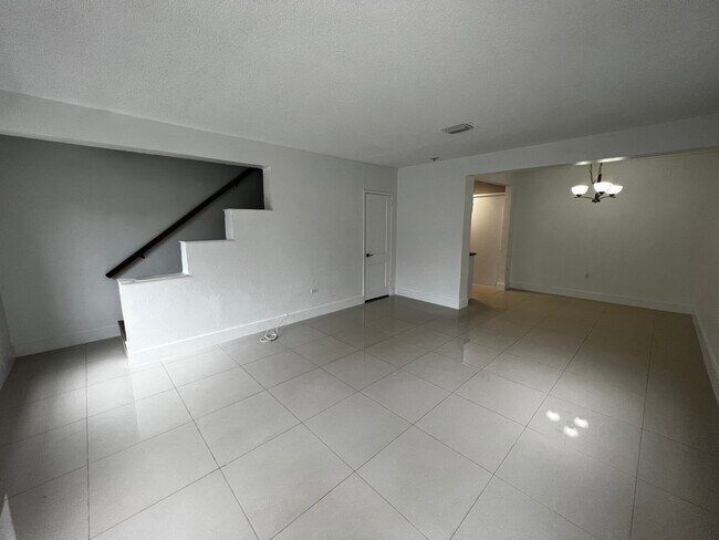 Building Photo - 3525 SW 7th St