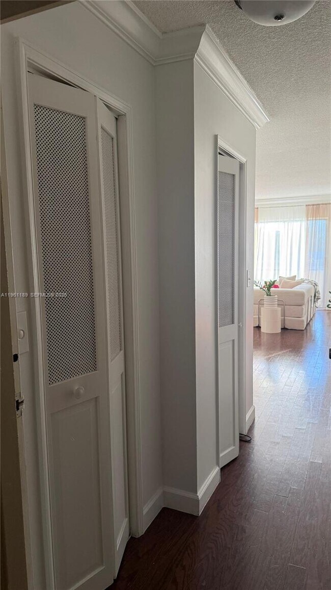 Foto del edificio - 900 NE 18th Ave