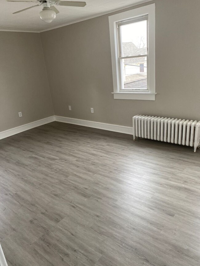 Building Photo - 142 Walnut St