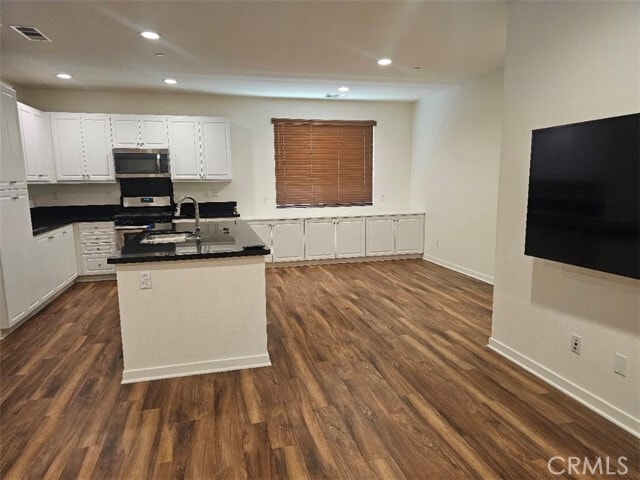 Building Photo - 371 N Bellarose Way