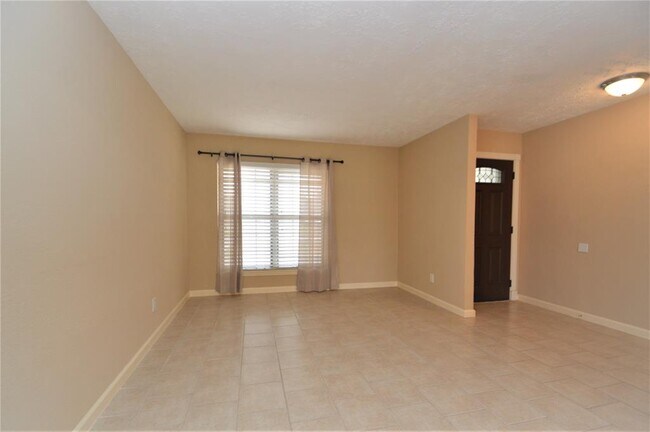 Building Photo - 12014 Hillcroft St