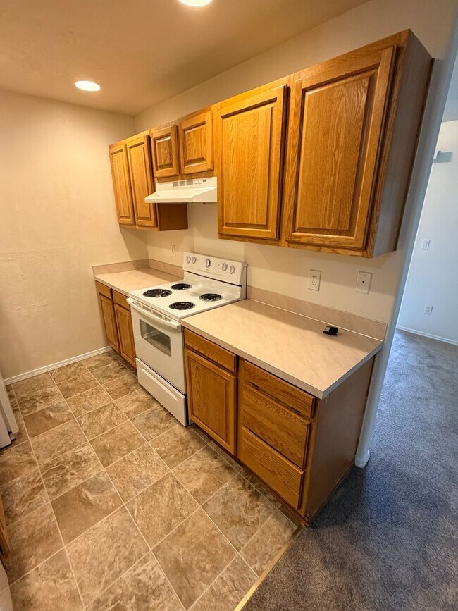 Foto del edificio - Large Three Bedroom Duplex in Keizer