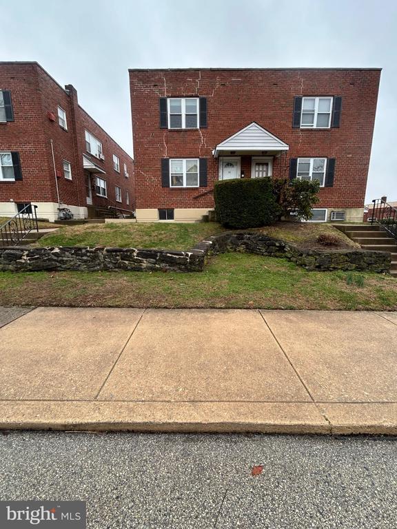 Building Photo - 3 E Park Rd