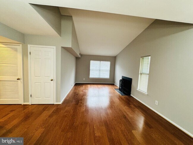 Building Photo - 5810 Orchard Hill Ct