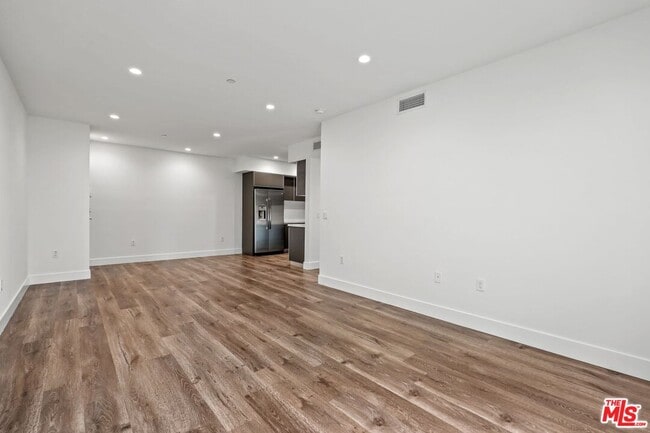 Building Photo - 429 Hayworth Ave