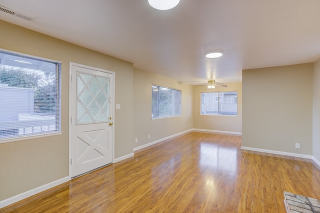 Foto del edificio - 739 Highland Ave