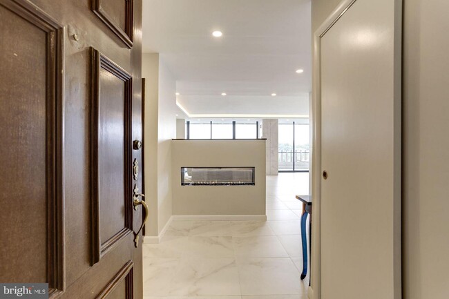 Building Photo - 2700 Virginia Ave NW