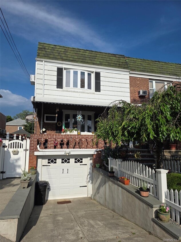 Foto del edificio - 42-23 194th St