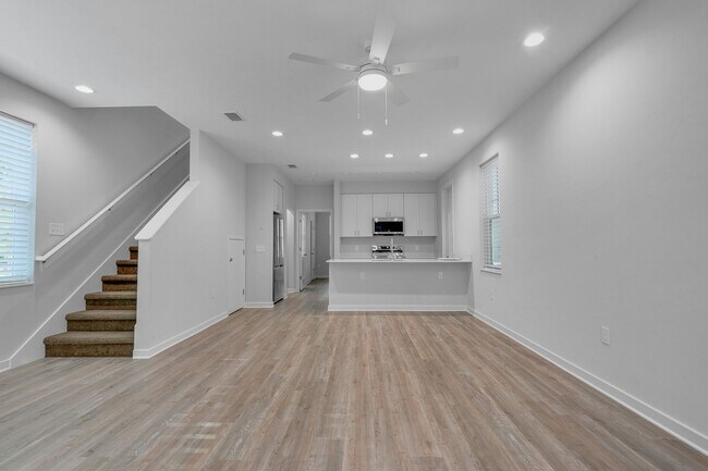 Building Photo - 1227 NW 4th Pl