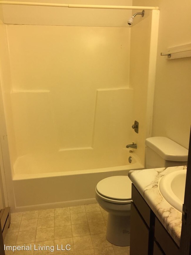 Building Photo - 1031 Imperial Cir