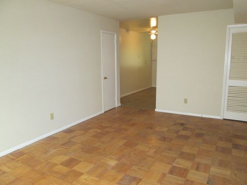 Building Photo - 810 Lasalle Ave