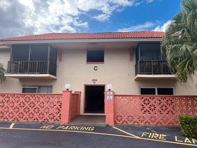 Foto del edificio - 11604 NW 29th Ct
