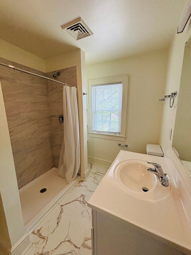 Foto del edificio - 3 bedroom, 1 Bath House