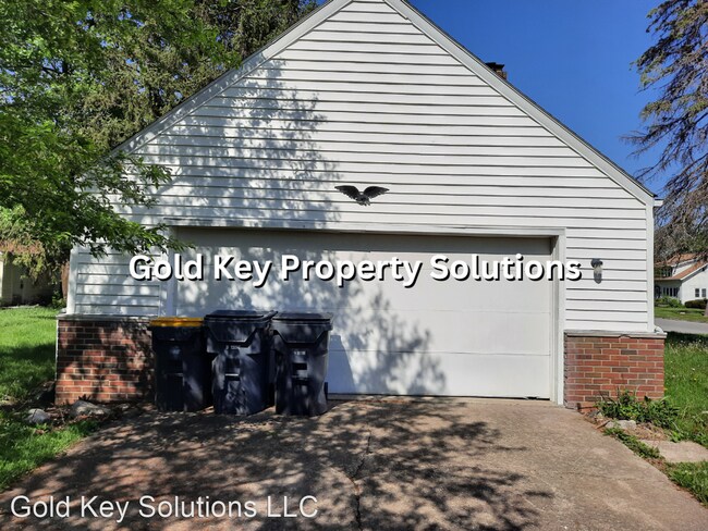 Building Photo - 3 br, 1.5 bath House - 917 High St