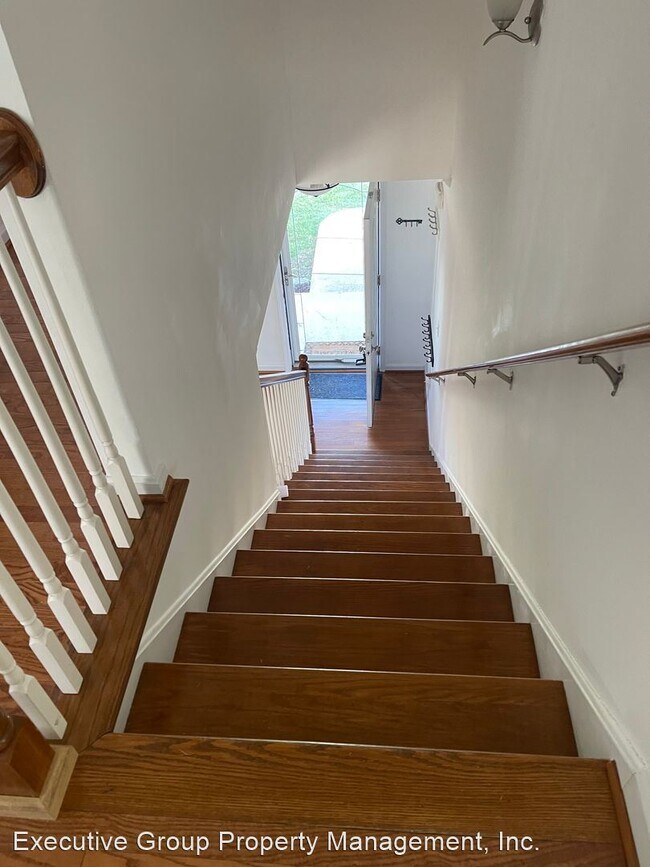 Building Photo - 3 br, 2.5 bath House - 623 S. Atcher Street