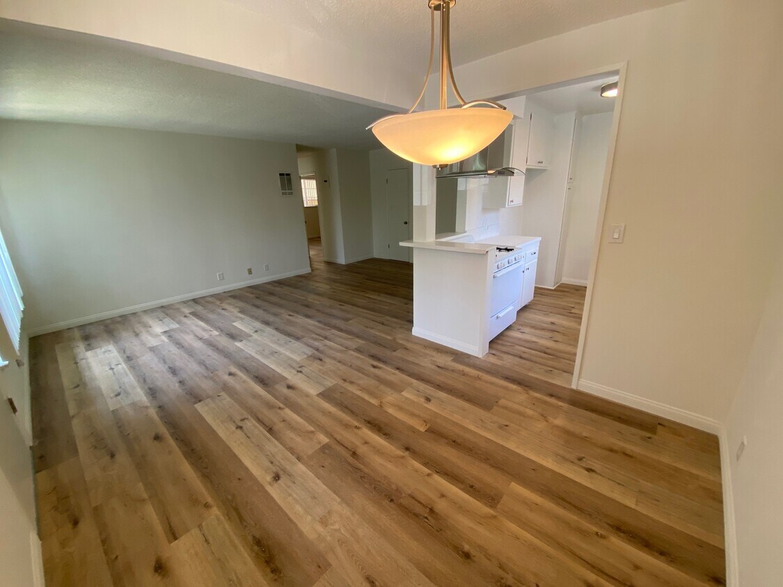 Foto principal - 1036 N Laurel Ave