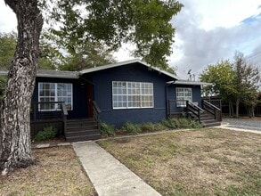 Building Photo - 166 Willow Ave