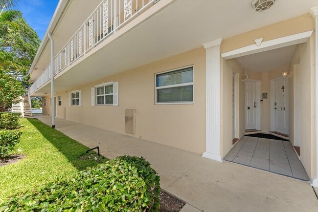 Building Photo - 478 Tequesta Dr