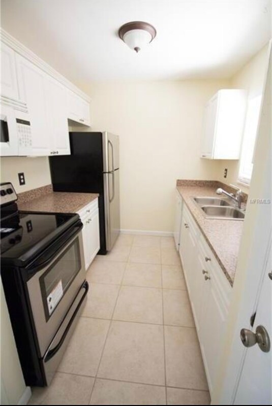 Building Photo - 3206 W Azeele St