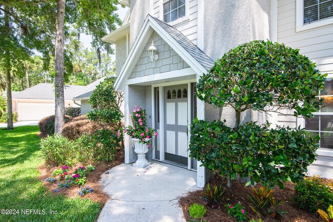 Foto del edificio - 3060 Cypress Creek Dr N