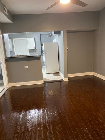 Building Photo - 4444 W Maypole Ave