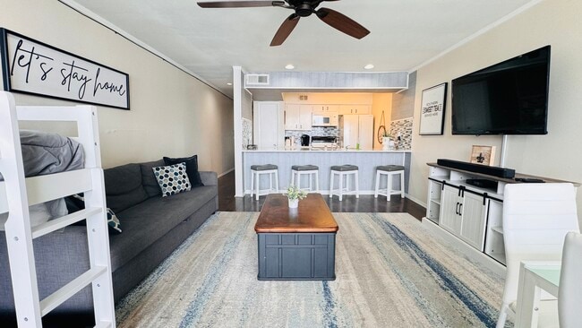 Foto del edificio - 12600 Melville Dr