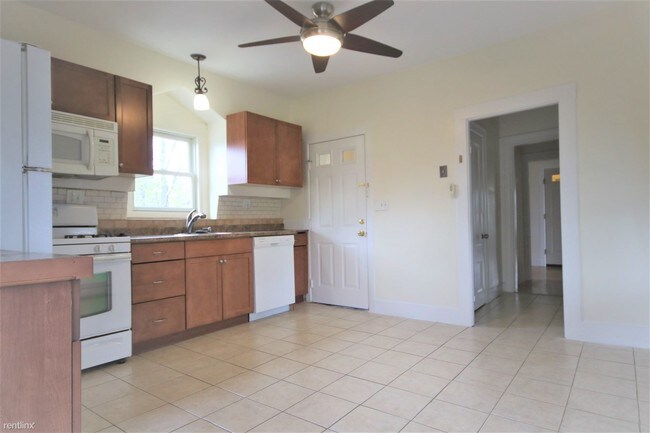 Building Photo - 2 br, 1 bath  - 89 Jewett St