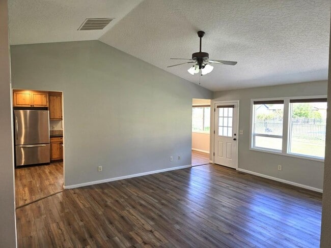 Building Photo - 1858 N Carissa Ave