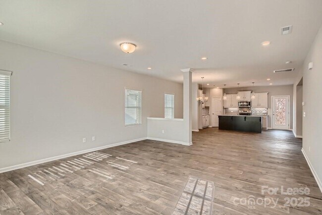 Foto del edificio - 170 Fairfield Dr