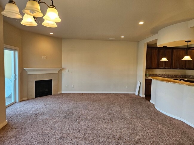Building Photo - 3Bd/2Ba Two story townhouse - Available soon!