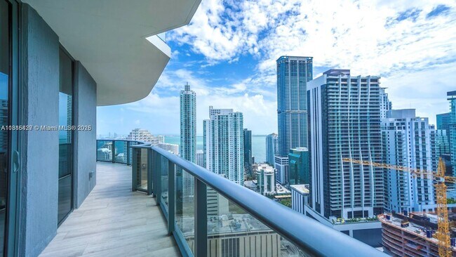 Foto del edificio - 45 SW 9th St