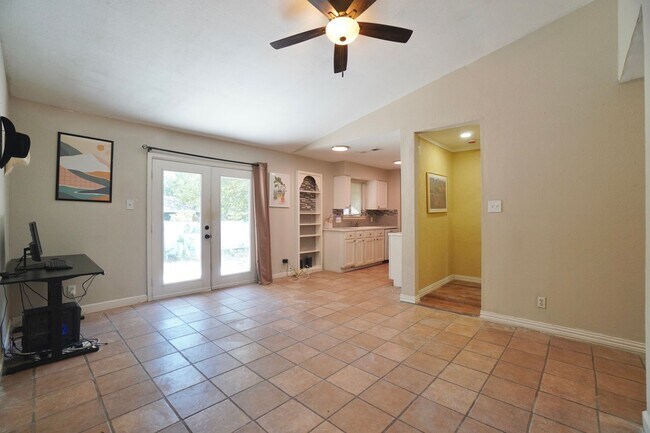 Building Photo - 6705 Rockridge Ct