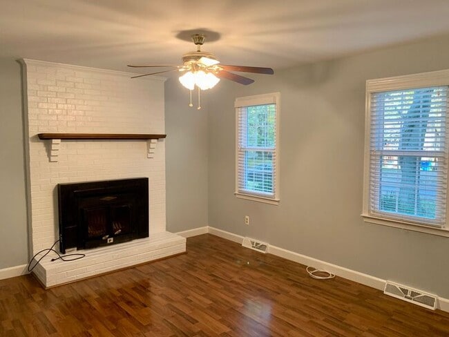 Building Photo - 12323 Deerhurst Dr