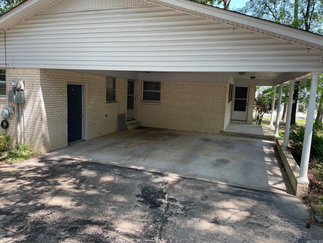Building Photo - 3803 Springhill Rd
