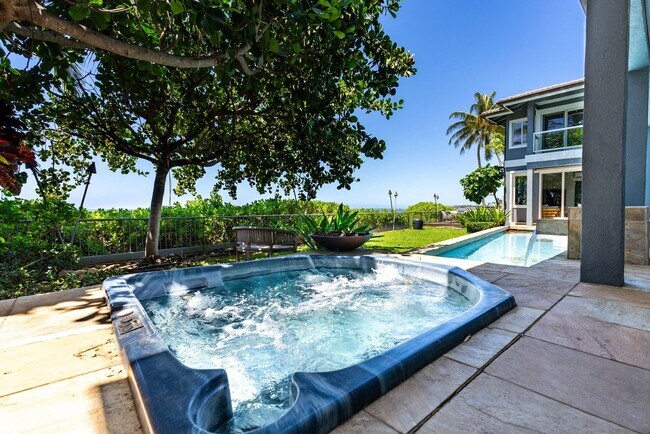 Building Photo - Oceanfront Wailupe Beach House w/ Pool & Hot Tub