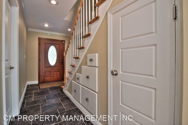 Building Photo - 5 br, 3 bath House - 156 Belcrest Dr