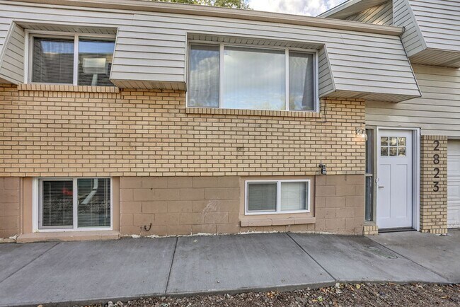 Foto del edificio - 2823 Stanford Rd