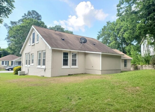 Vista posterior - 1902 16th Pl